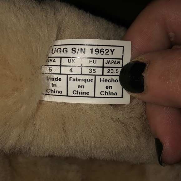 ugg button up boots - Picture 4 of 5